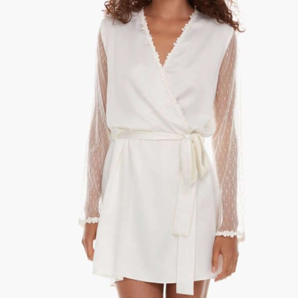 Flora Nikrooz Showstopper Robe White XS - Picture 2 of 5